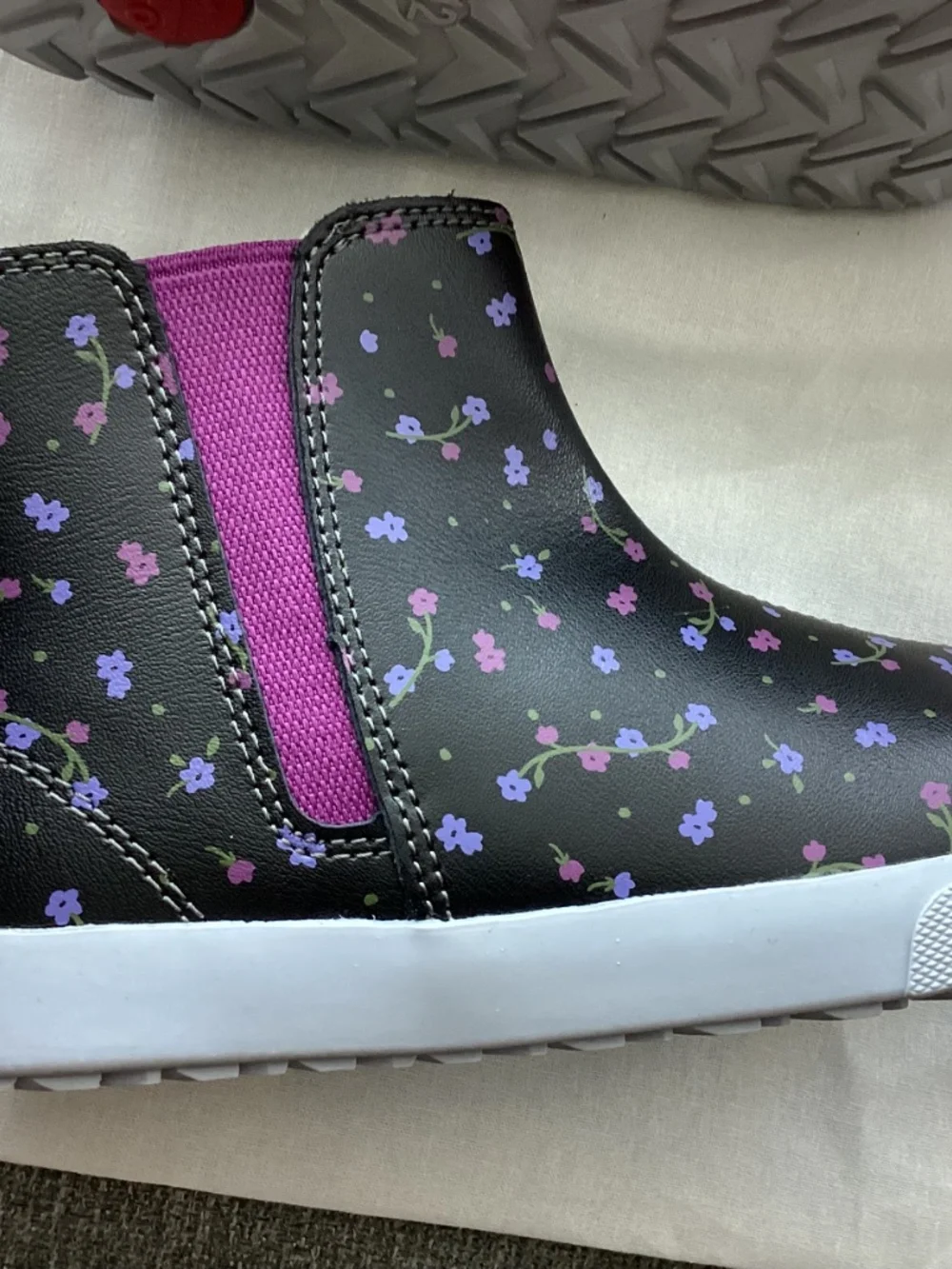 See Kai Run Kids' Keegan II High Top Sneaker, size 13